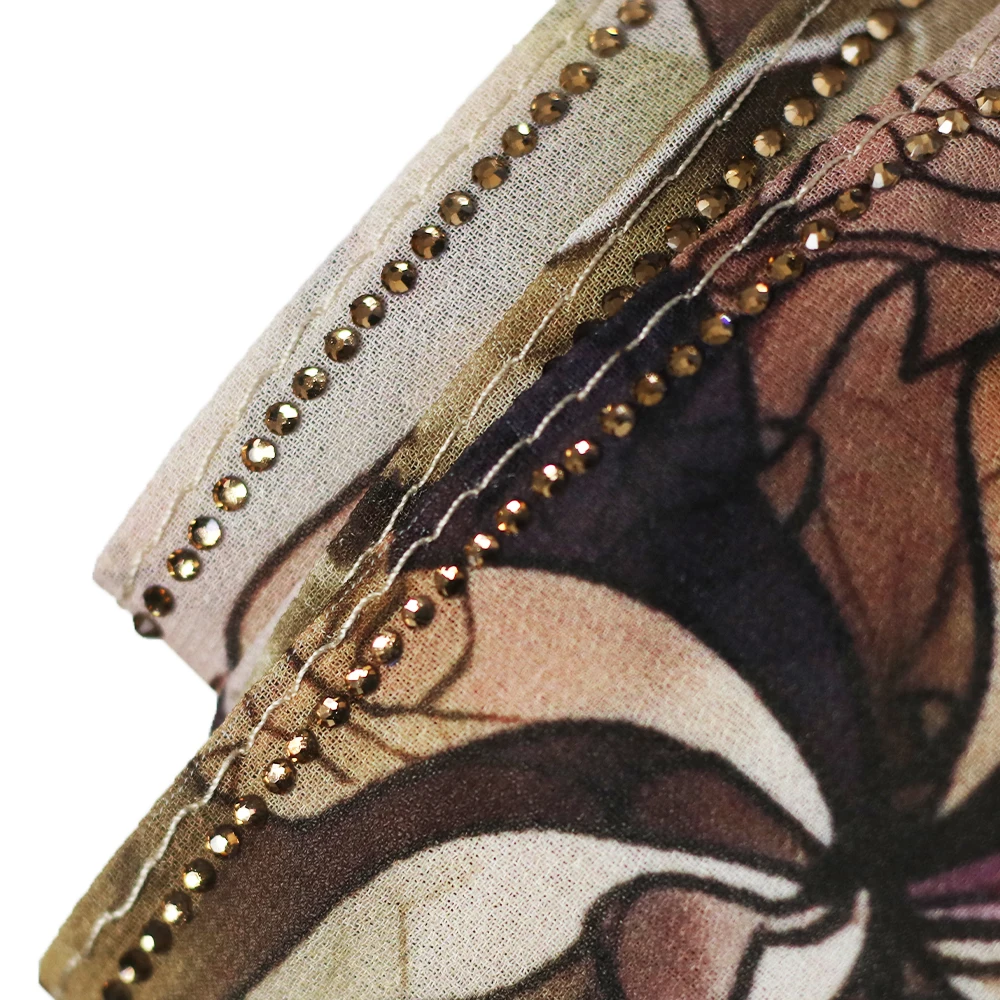 Mit Strass verzierter bedruckter Chiffon-Hijab, arabischer Stil, weiche Nebel-Farbpalette, hautfreundliche Haptik, tägliche Eleganz bis Enha