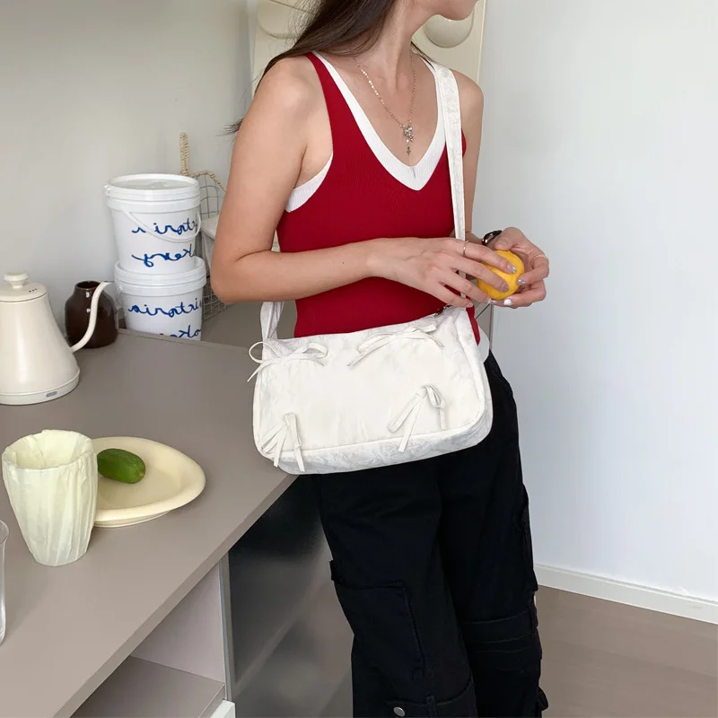 

Korean Style Soft Fabric Shoulder Bag Trendy Chic Bag Simple-Designed Tote Bag For Commuter With Bow Decoration