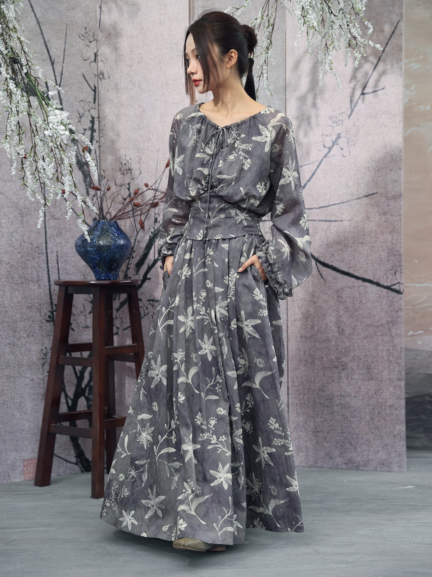 

Spring Vintage Casual Women's Two-Piece Set with Gradient Grey Half Skirt And Short Top Flattering Waist Design Breathable