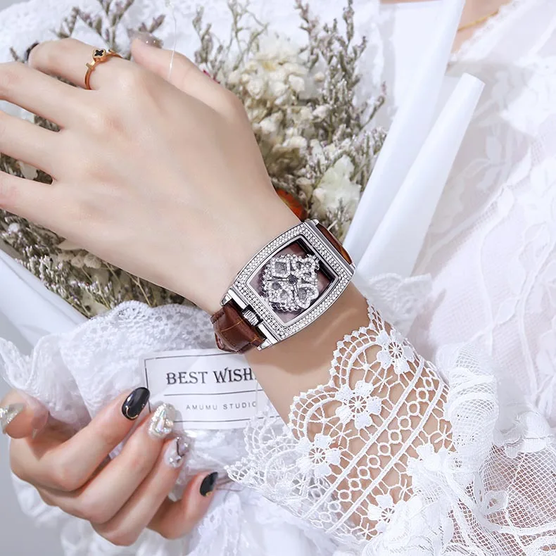 

New women's watch, fashionable and trendy rotating quartz watch, a high-quality gift for women, and a women's accessory.