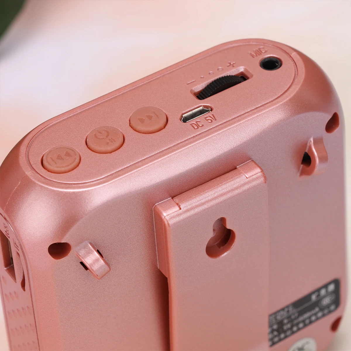 

1PC Portable Wireless Voice Amplifier Multifunctional Sound Voice Loud Speaker with Microphone for Teaching Speech Meeting (Rose