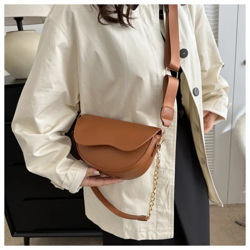 Retro Small Crossbody Bag Women\'s New Trendy Versatile Female Shoulder Bag Small Popular Women\'s Underarm Saddle Shoulder Bag