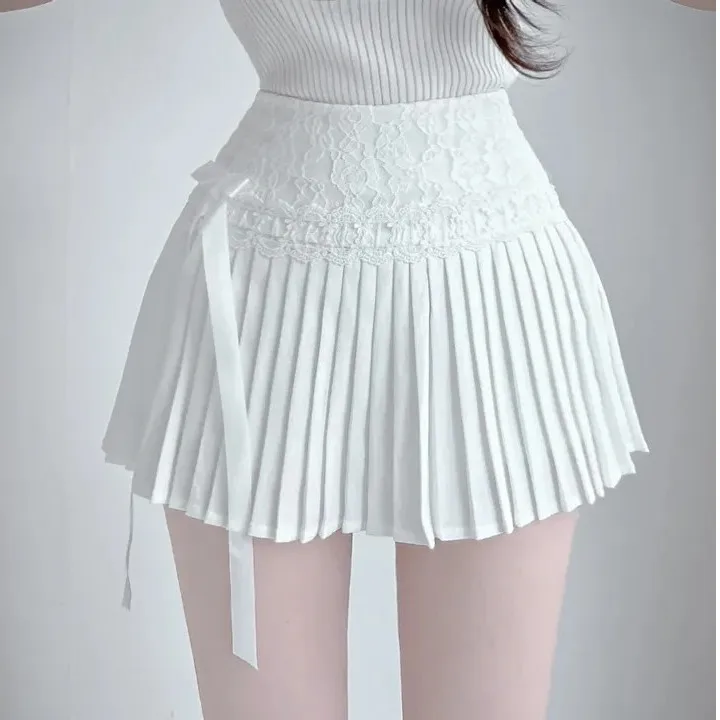 

Chic High Waist A-Line Short Skirt with Lace Paneling And Pleats for Women Skin-Friendly Breathable Cake Style Half-length Skirt
