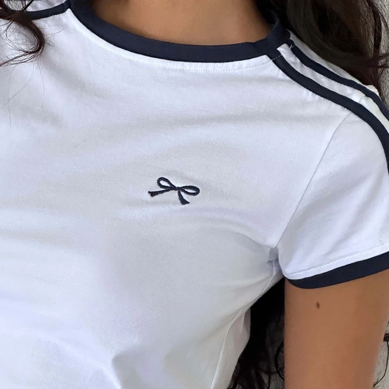 

2025 укороченный топ в полоску с принтом и рукавами, повседневный женский укороченный топ с контрастной вышивкой и бантом, повседневный тонкий топ в полоску с короткими рукавами и принтом