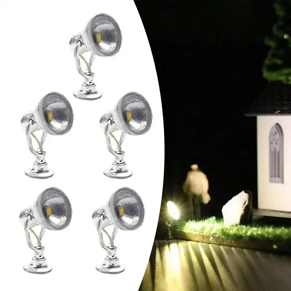 5Pcs HO Scale LED Spotlight Model Limelight Projector Street Lamp Post Lights Building Painted Light House Garden Decor LYM20