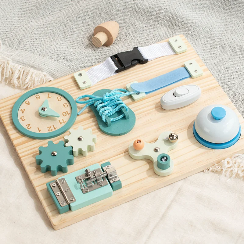 เกมกระดานไม้เสริมพัฒนาการแบบมอนเตสซอรี่ ของเล่นเสริมประสาทสัมผัส พร้อมกระดิ่ง ตัวล็อค นาฬิกา เฟือง ฝึกทักษะการใช้ชีวิตประจำวันสำหรับเด็ก เกมเสริมการเรียนรู้
