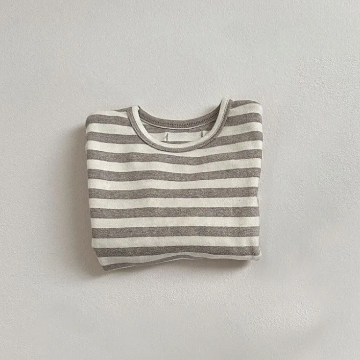 تي شيرت مخطط بأكمام طويلة للأطفال ربيع جديد لعام 2025 تي شيرت غير رسمي للفتيات الرضع تي شيرت للأطفال الصغار ملابس فضفاضة لطيفة للأطفال ملابس أطفال