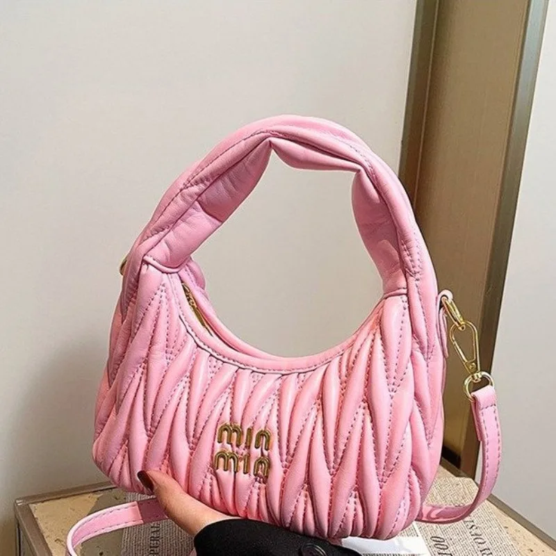 

Fashionable Classic Messenger Bag And Trendy Large Capacity Diaper Bags For Women Simple Leather Tote