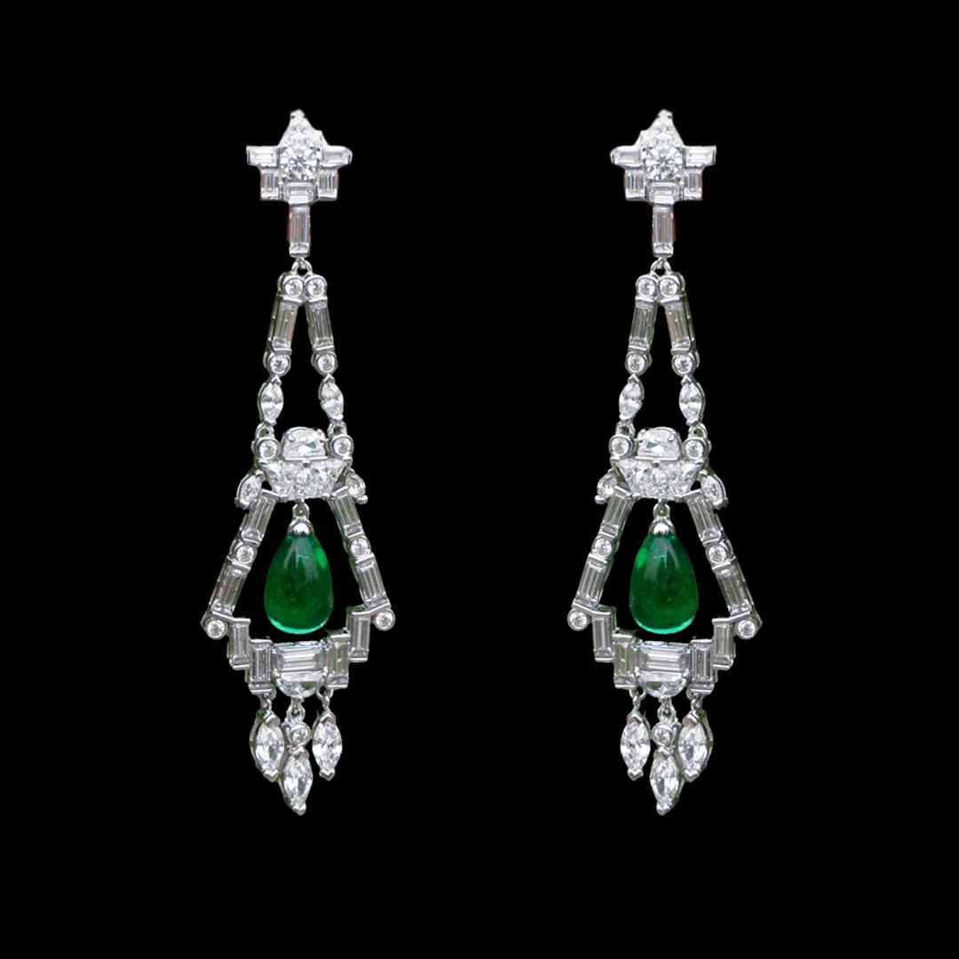 

New S925 Silver High Carbon Diamond Wood with Green Pear Shaped Curved Surface Versatile Girl Earrings Wedding Jewelry
