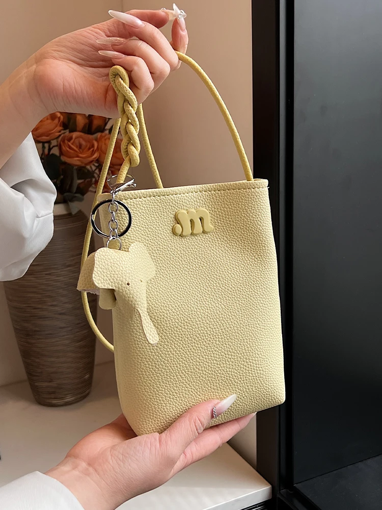 

Trendy Women's Bucket Bag 2026 New Fashion High Quality Mobile Phone Crossbody Bag Soft Handbag Modern Neutral Style Daily Use