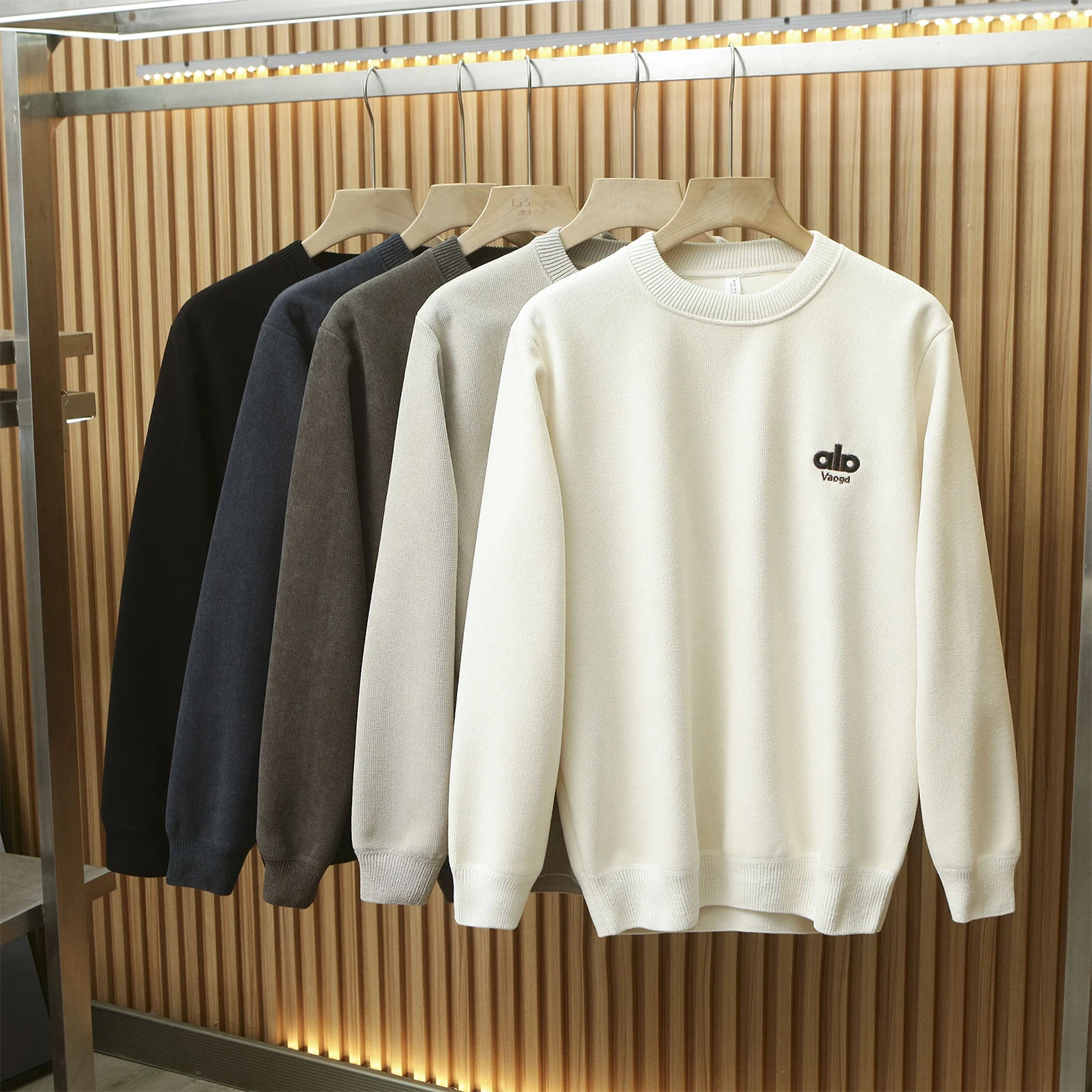 

Изысканный мужской вязаный свитер с вышивкой и флисовой подкладкой, круглый вырез, повседневная одежда, теплый зимний вельветовый трикотаж