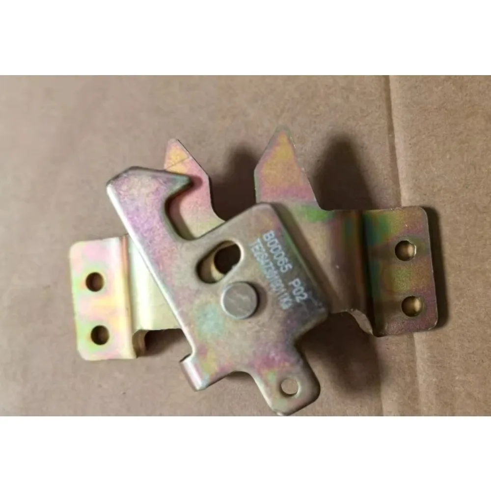 

Замок капота для тракторов Foton Lovol Oubao, артикул B000655 P02, китайский бренд TE2S473010011ka