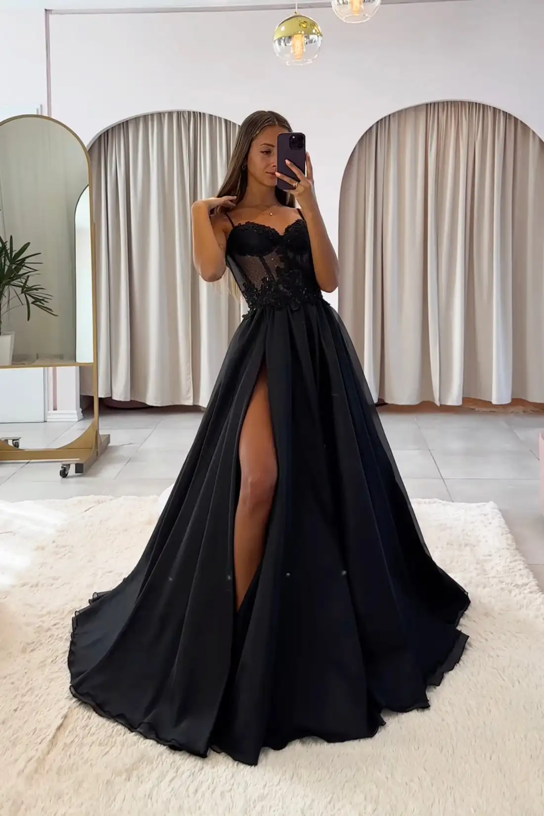 Black Chiffon A-line Long Evening Gowns Lace Appliques Spaghetti Strap Sexy Illusion High Slit Floor-Length Formal Evening Dress