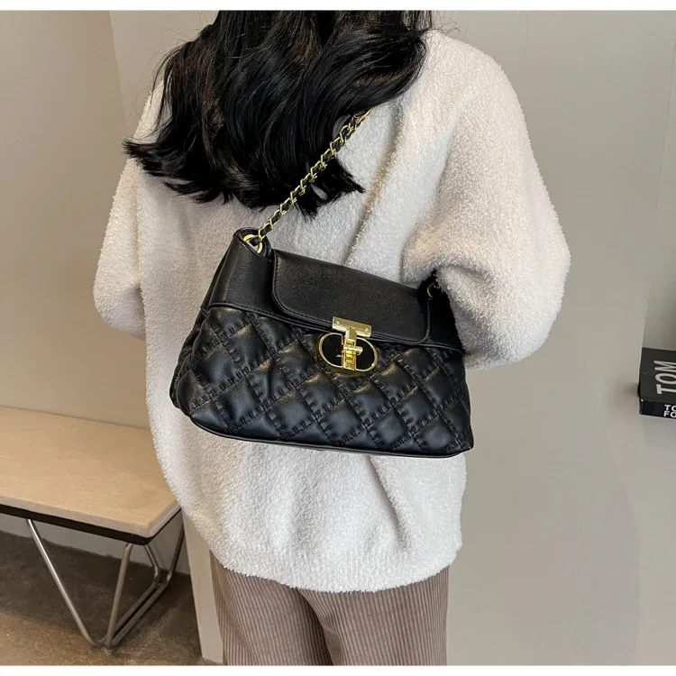 

2025 Autumn Winter Tote Bag, Chic Shoulder Purse for Women, Fashion Crossbody, Minimalist Day to Night Bag, Textured Sling Bag