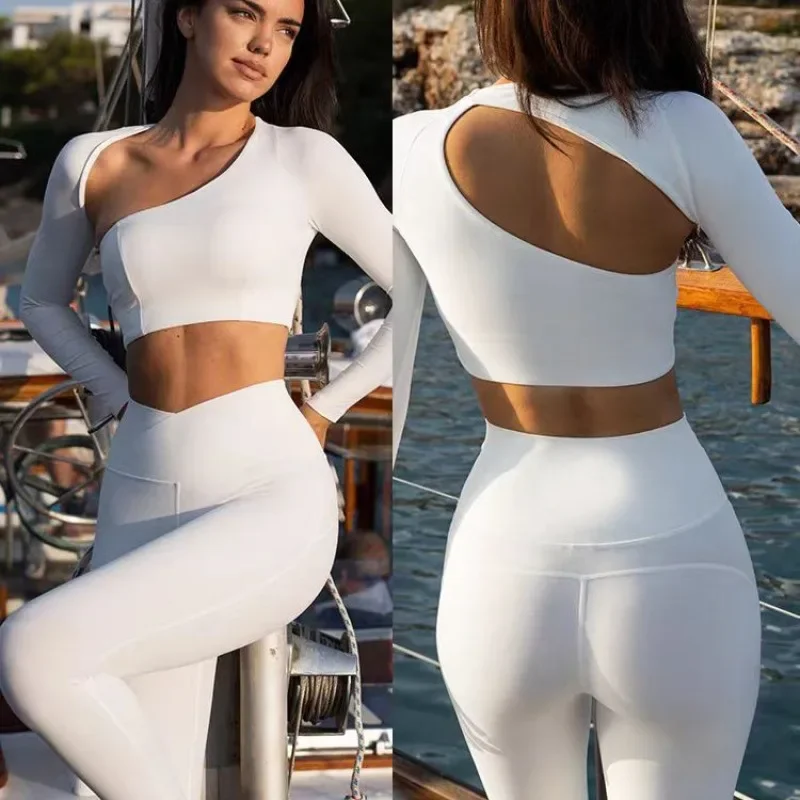 2024 New Running Women's Set Professional Fitness Suit Shockproof Wrap Naked Pilates Instagram Flat Replacement