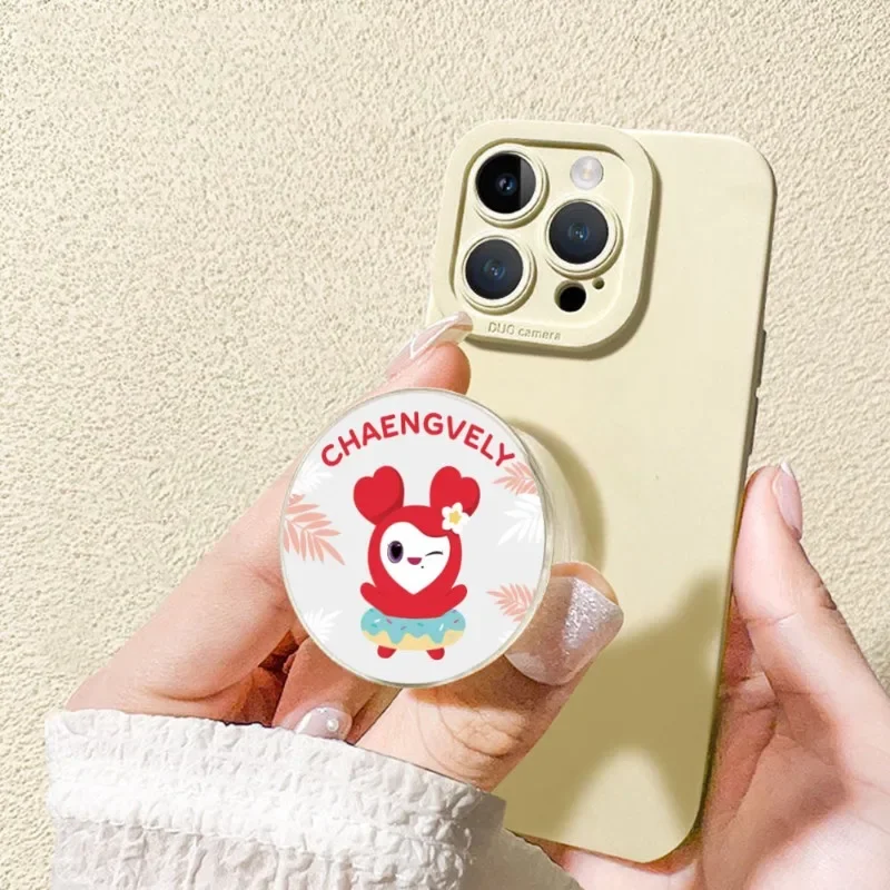 

Kpop TWICE Lovely Circular Bracket Mobile Phone Holder Nayeon Jeongyeon Momo Sana Jihyo Mina Dahyun Phone Accessories Fans Gfit