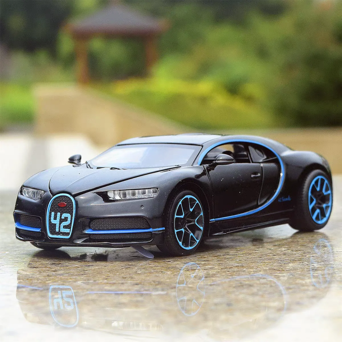 Bugatti Chiron Supersport Simulation Diecast & Toy Vehicles Sounds & Light Pull Back Car 1:32 Alloy Model Birthday Gifts