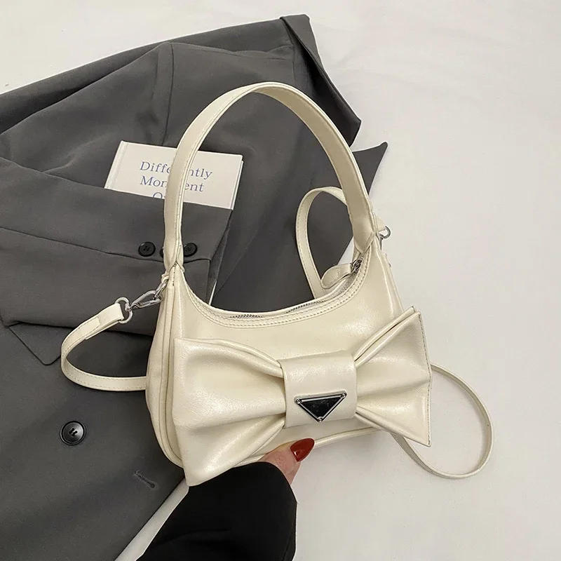 

2025 Совершенно новый! Женская стильная кожаная сумка из масляного воска — сумка в форме полумесяца с бантом, идеально подходит для лета