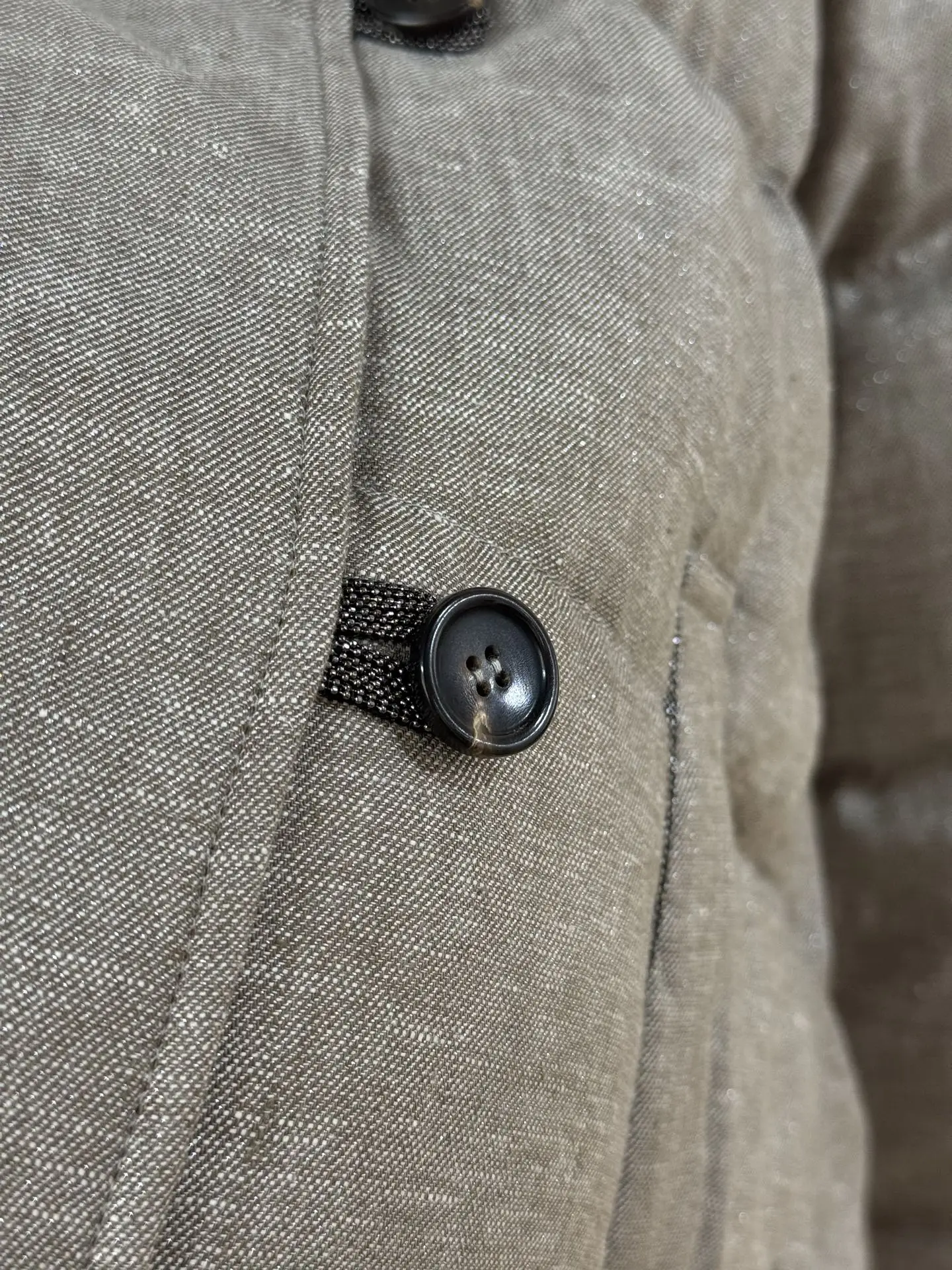 وصل حديثًا لشتاء 2025: سترة نسائية عالية الجودة بغطاء للرأس بكتف منسدل وكتان لؤلؤي - أنيقة ودافئة