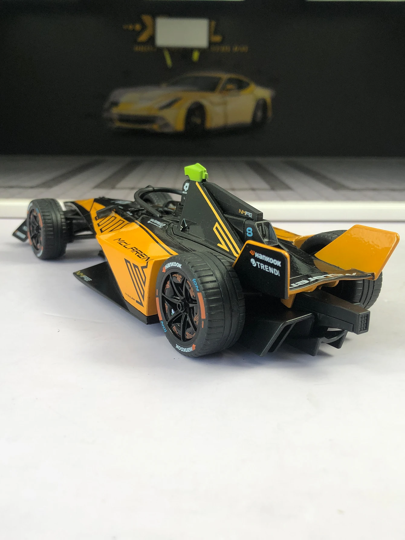 TSC 1:24 simulación de aleación de zinc el modelo de coche ABB FIA Fórmula E McLaren, adorno estático, coche de regalo coleccionable de metal