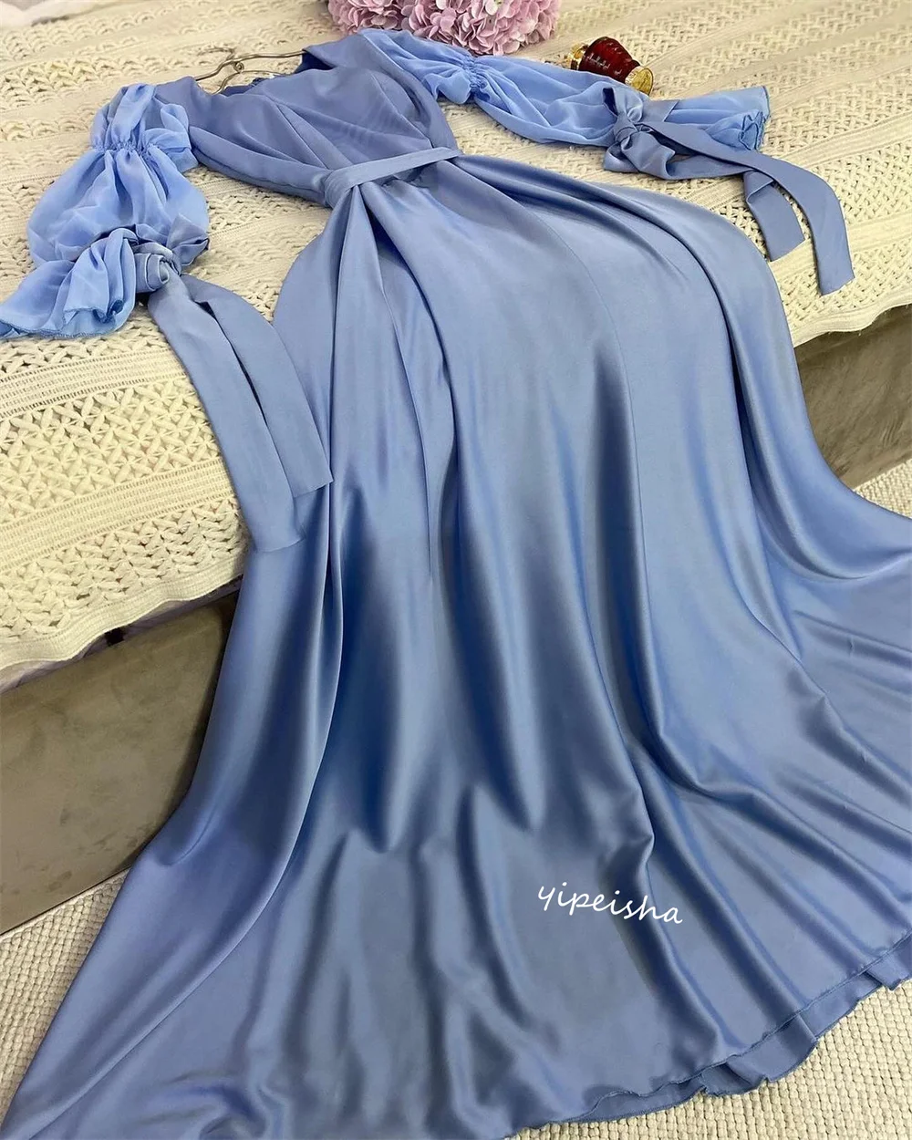 Personalizado de alta calidad exquisito satén volantes fajas cóctel A-line cuello cuadrado vestido de ocasión a medida vestidos por debajo de la rodilla