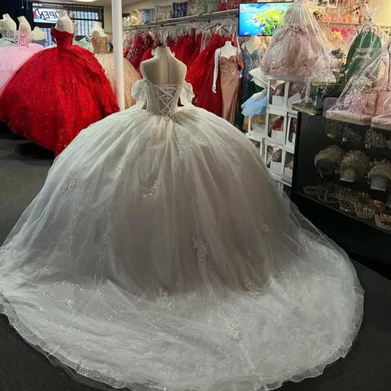 Robe Quinceanera en dentelle blanche brillante, épaules dénudées, fleur 3D, paillettes, décalque en tulle, robes de 15 Quinceanera ﻿ Personnalisé