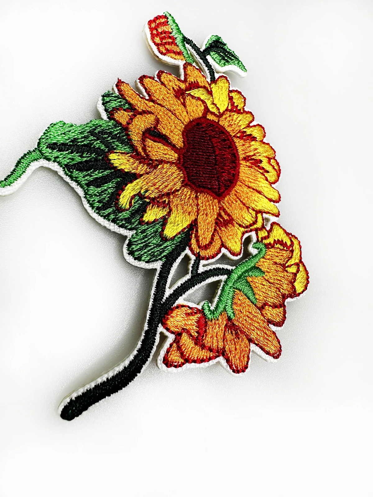 Sunny Daisy Flowers Embroidery Patches for Clothing Iron On Sew DIY Decorative Jeans T-shirts Backpack Hoodies Shoes Accessories