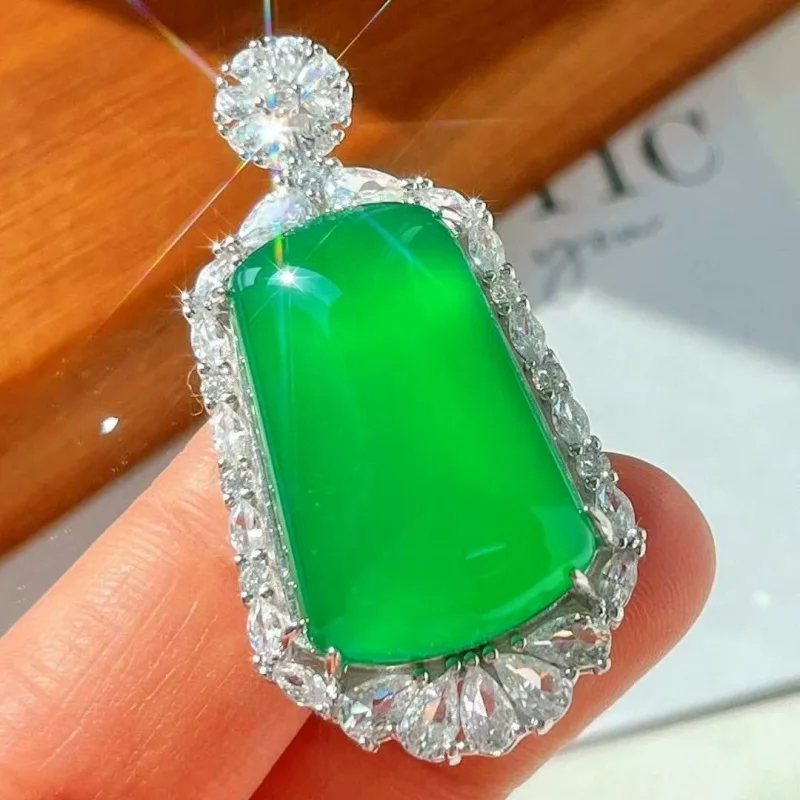 New Chinese-style natural chalcedony pendant necklace in sunny green