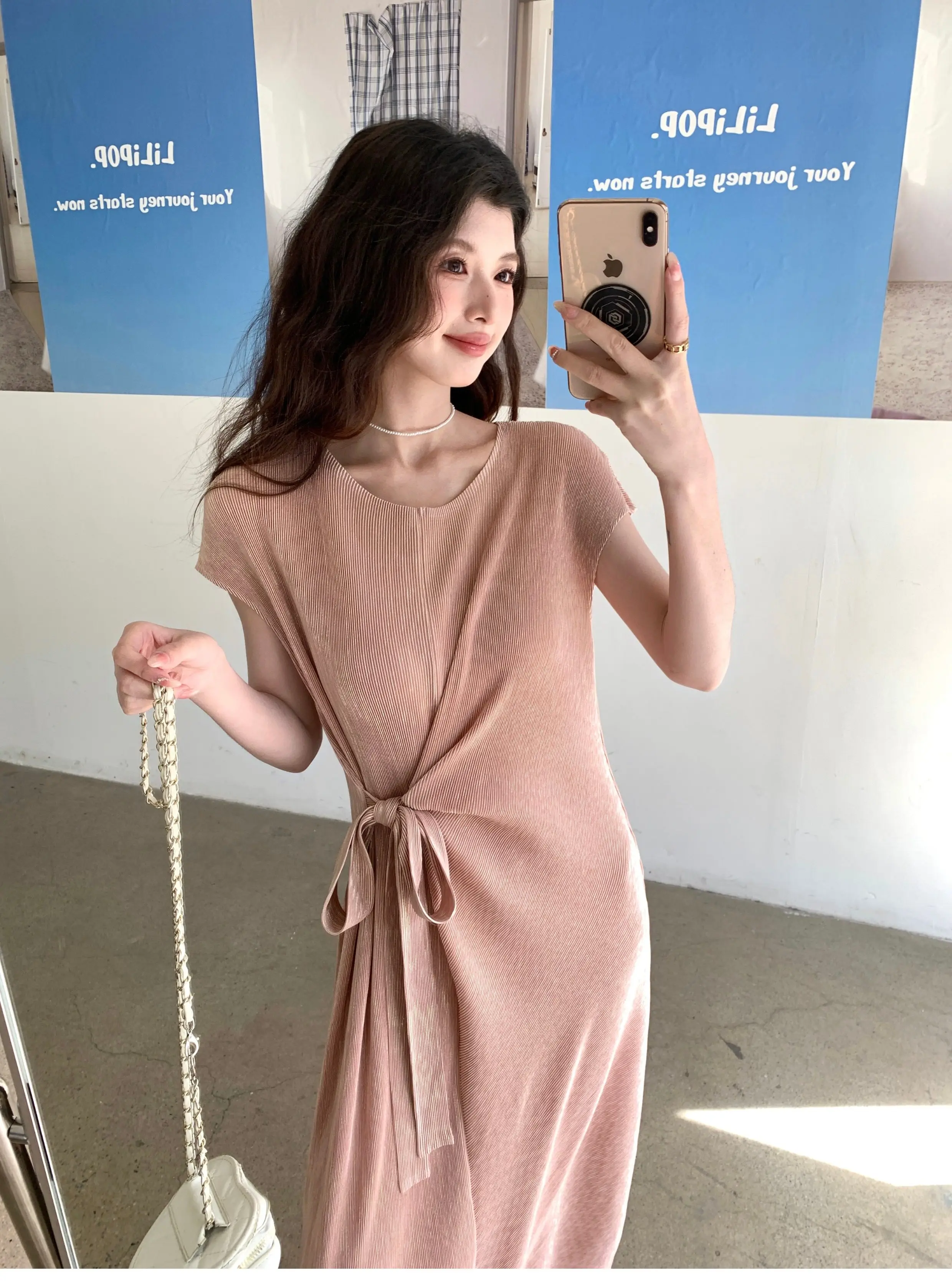 Beiges Plissee-Maxikleid mit Taillenbund, Kurzen Ärmeln, Weichem Stoff, Fließender Silhouette, Elegant, Lässig, für den Täglichen Gebrauch, 2025 Trendy Chic – Detail 11