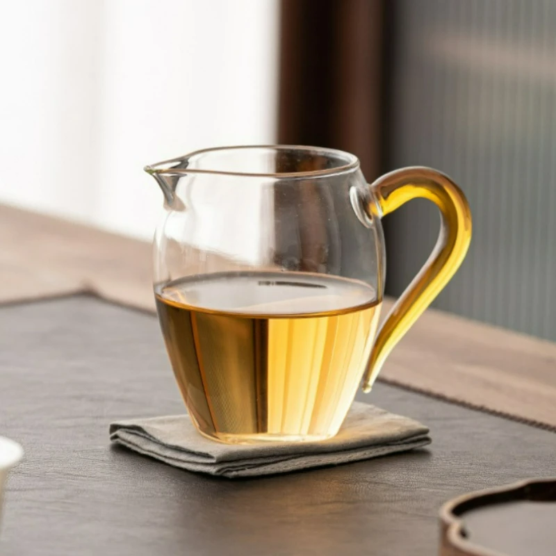 

Japanese Style Glass Fair Cup Transparent Heat Resistant High Temperature Teacup Kung Fu Tea Set with Handle Fair Cup 350ml New