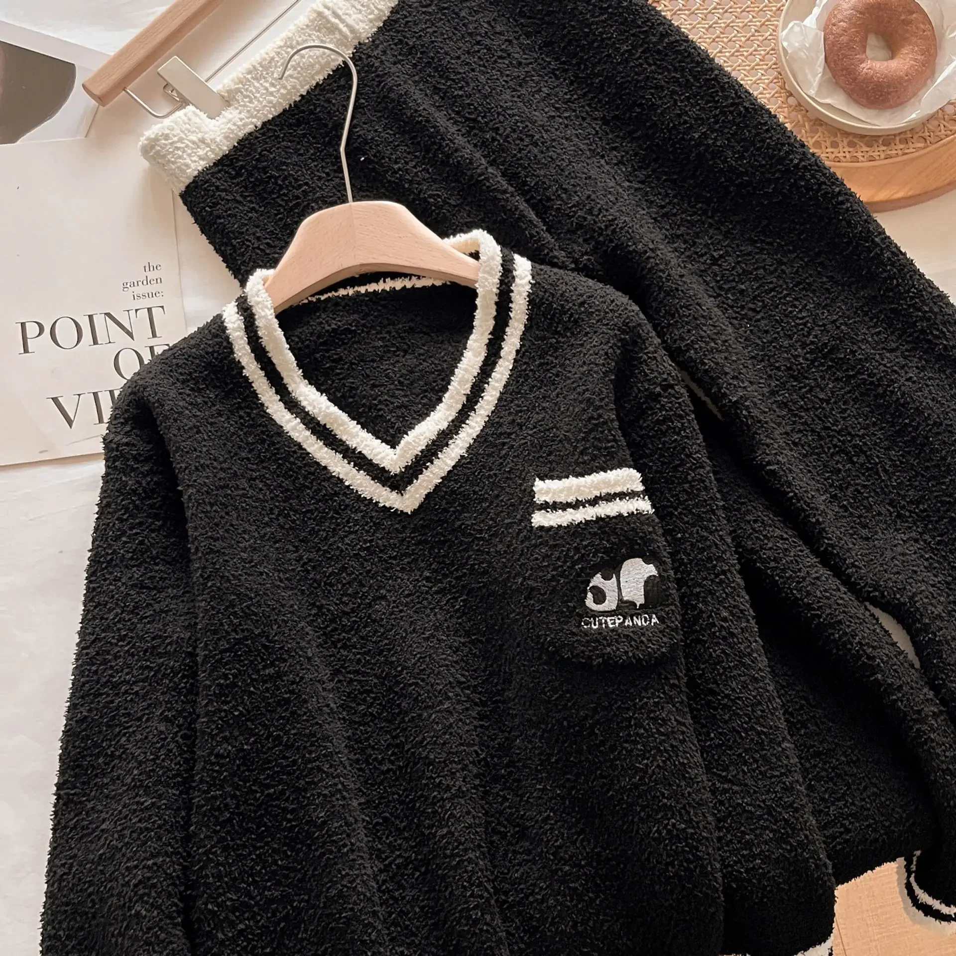 

Women Pijamas Suit Thick Flannel Long Sleeve V-Neck Sleepwear Autumn Winter Plush 2PCS Pajamas Set Sweet home clothes Loungewear