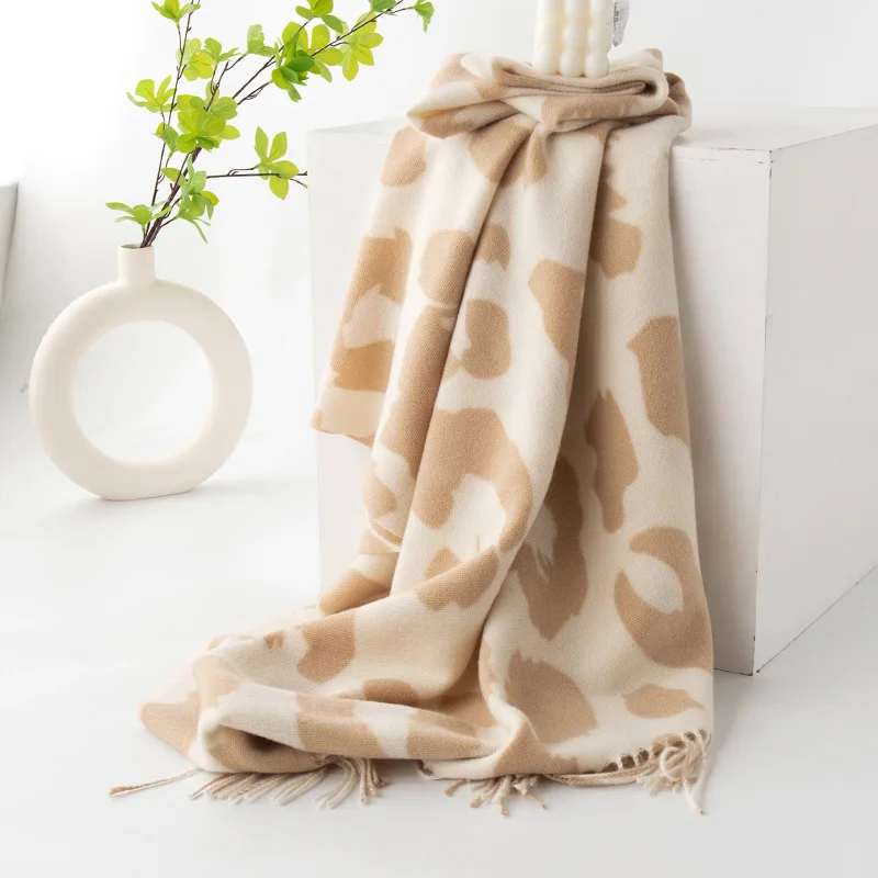 

New Fashion Shawl Cashmere Female Tassels Shawl Scarf Winter Long Soft Shawl Male Leopard Print Pashmina Warm Scarves Wraps
