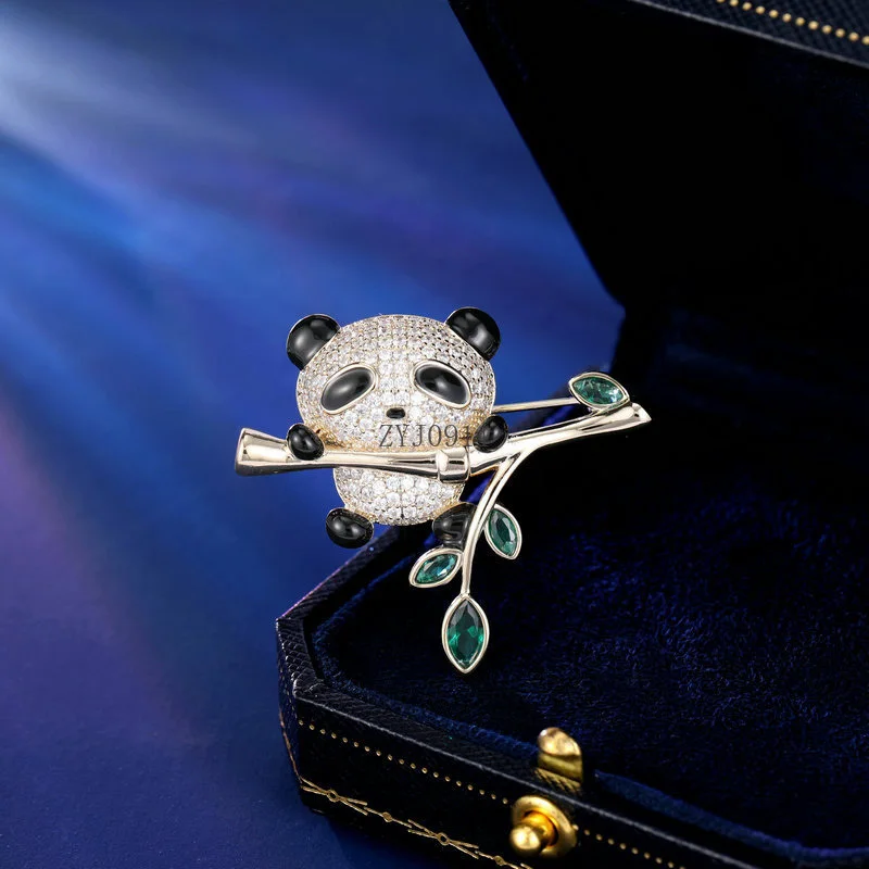 Novo broche de panda elegante e fofo, acessórios de blazer, flor incrustada de zircão em cobre no peito
