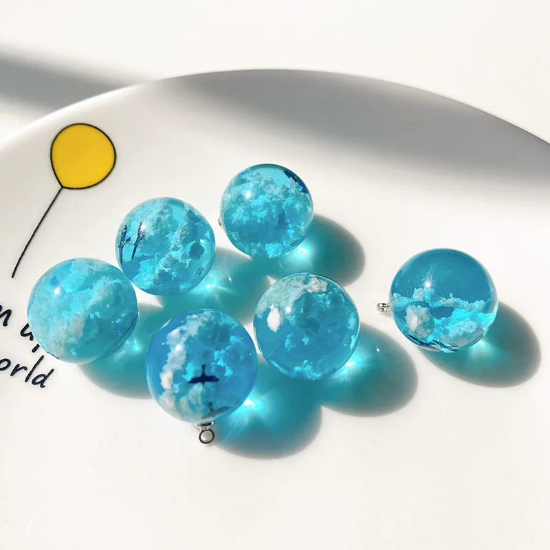 10Pcs Chic Transparent Acrylic Resin Round Ball Pendant Blue Sky Cloud Bird Eagle Charms for Jewelry Making Necklace Accessories
