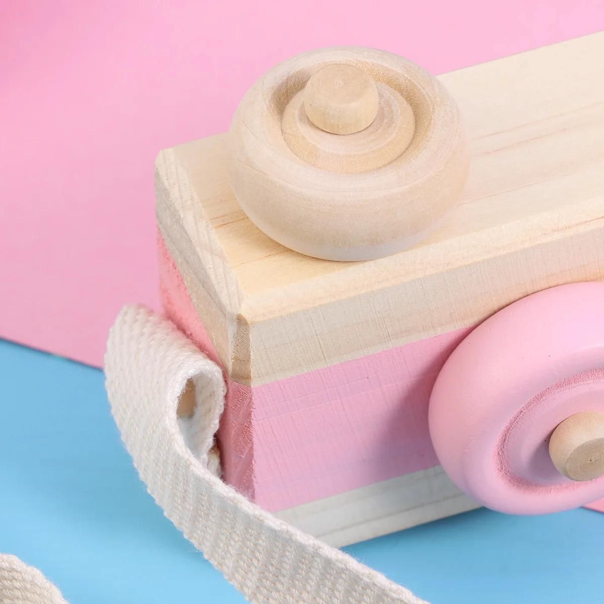 Wooden Mini Camera Toy Kids' Room Hanging Decor Photo Taking Props Birthday Christmas Gift for Children Kids (Pink)