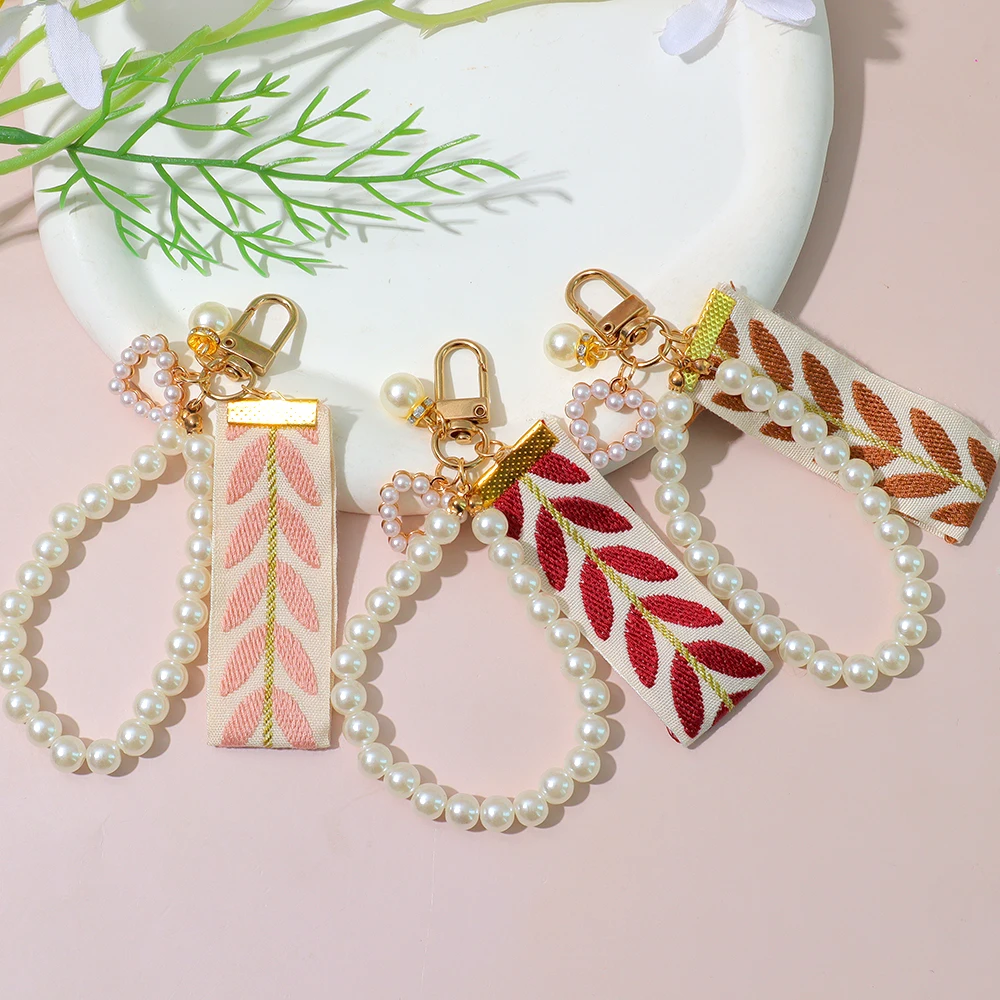 Elegant Leaf Pattern Wristlet Strap Keychain Imitation Pearls Beaded Link Chains Keyrings Bag Ornament Car Trinket Accessories