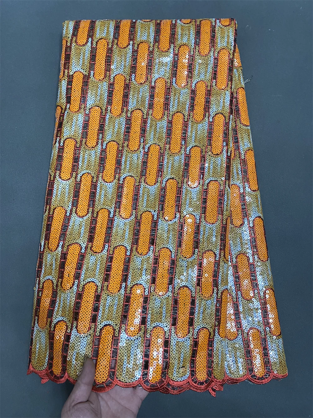 Tessuto di pizzo bianco 2025 Tessuto di paillettes verdi di alta qualità Lacci di lusso in vendita 5Yard Dubai Organza Tessuto di pizzo per la cerimonia nuziale Hm128-1