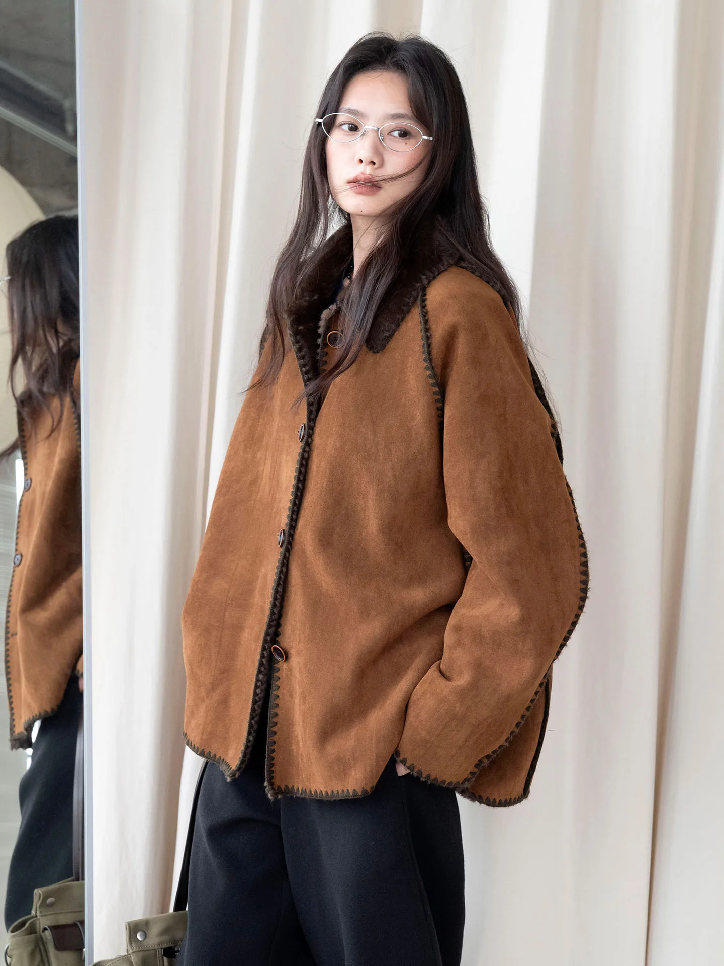 Winter New Japanese Fashionable Big Collar Velvet Embroidered Edge Fur Integrated Loose Warm Coat for Women - view 5