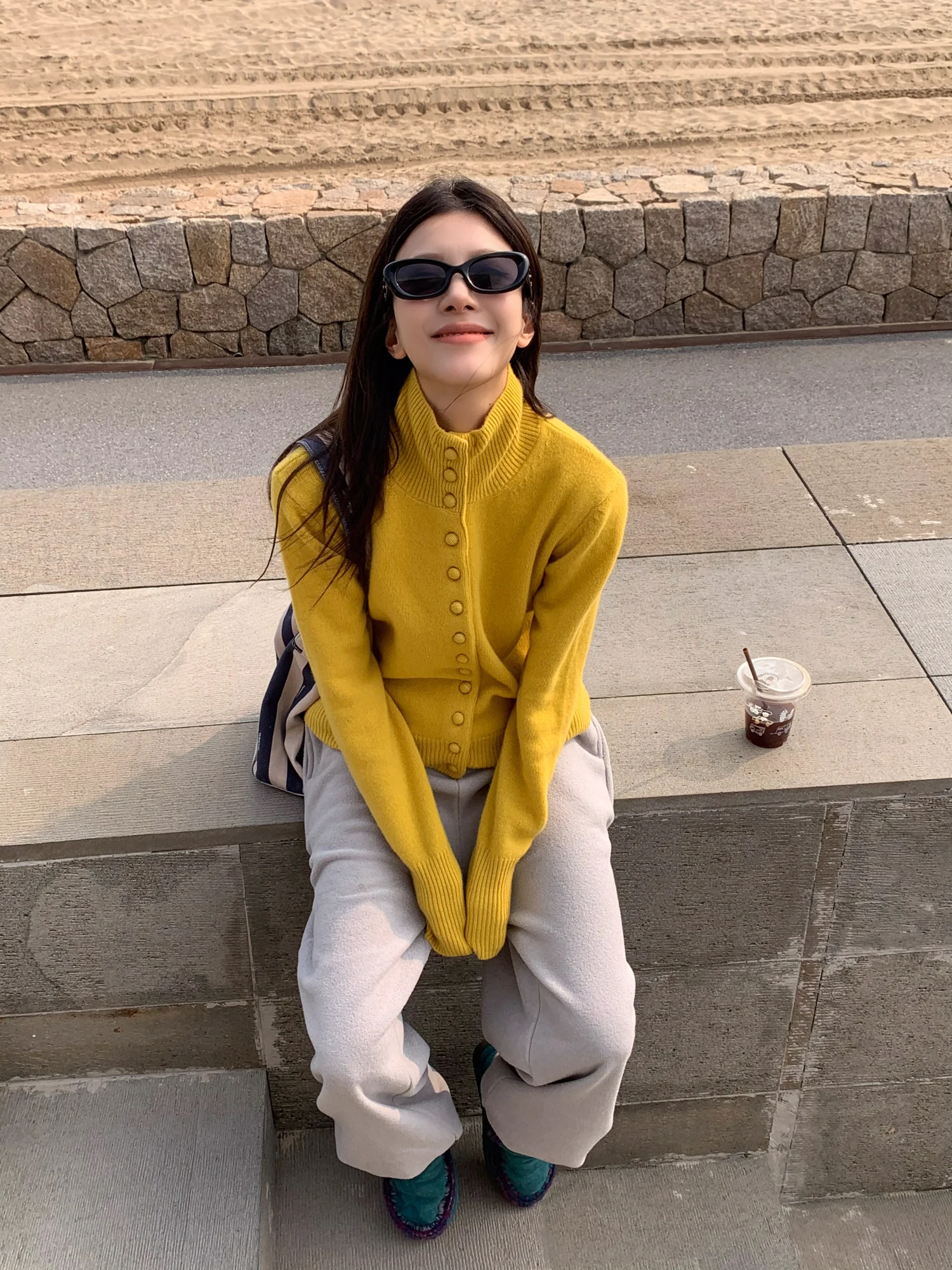 

Кардиган-свитер Miu Series для девочек, зима 2025, с высоким воротником, длинными рукавами, свободный, вязаный, шерстяной, с узором «собачья лапа»