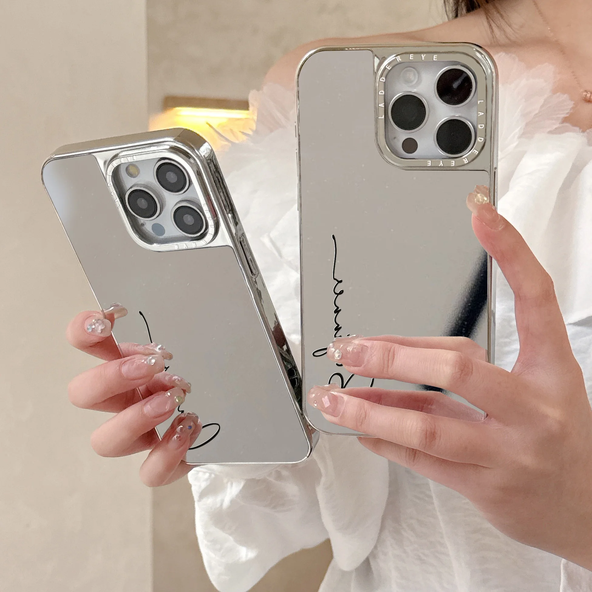 Spersonalizowane etui z inicjałami i imieniem na iPhone 17 16 15 14 13 12 11 Pro Max Plus, luksusowe etui z lusterkiem do makijażu i wzorem w technologii galwanizacji. — zdjęcie produktu 5