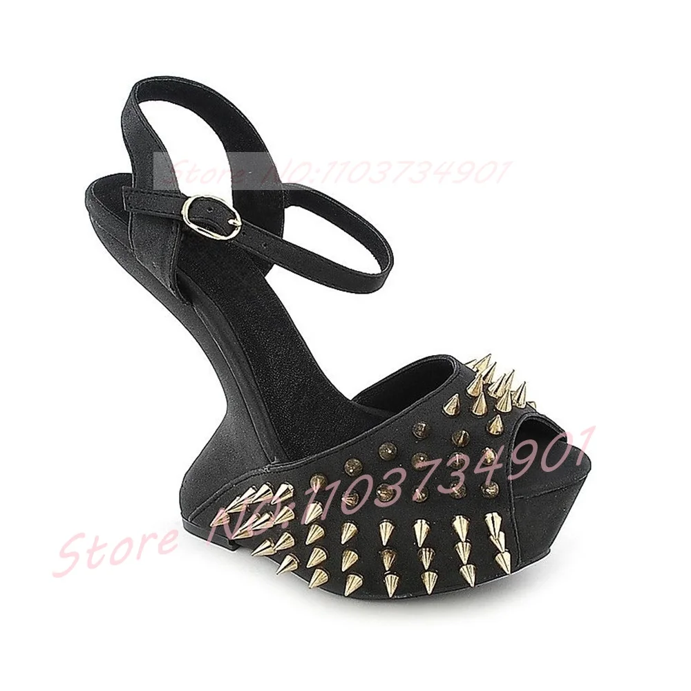 

Сандалии на высоком каблуке на платформе, женские сандалии с заклепками и открытым носком на щиколотке, черные сандалии из флока в странном стиле, женская пикантная модная обувь для вечеринок