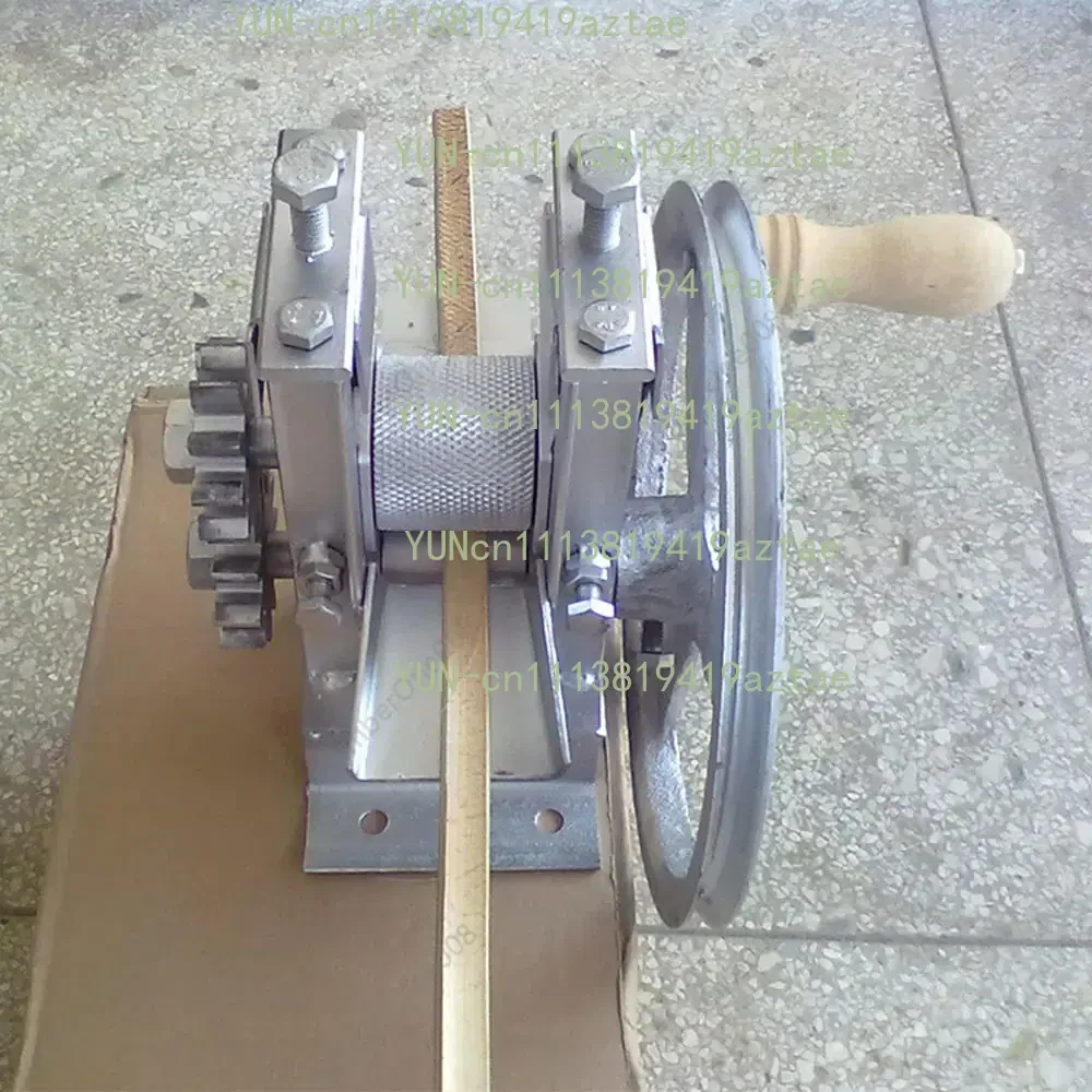 Manual Bamboo Strip Splitter Machine, Portable Handheld Tool for Layering & Splitting, Adjustable Thickness Wood Processing