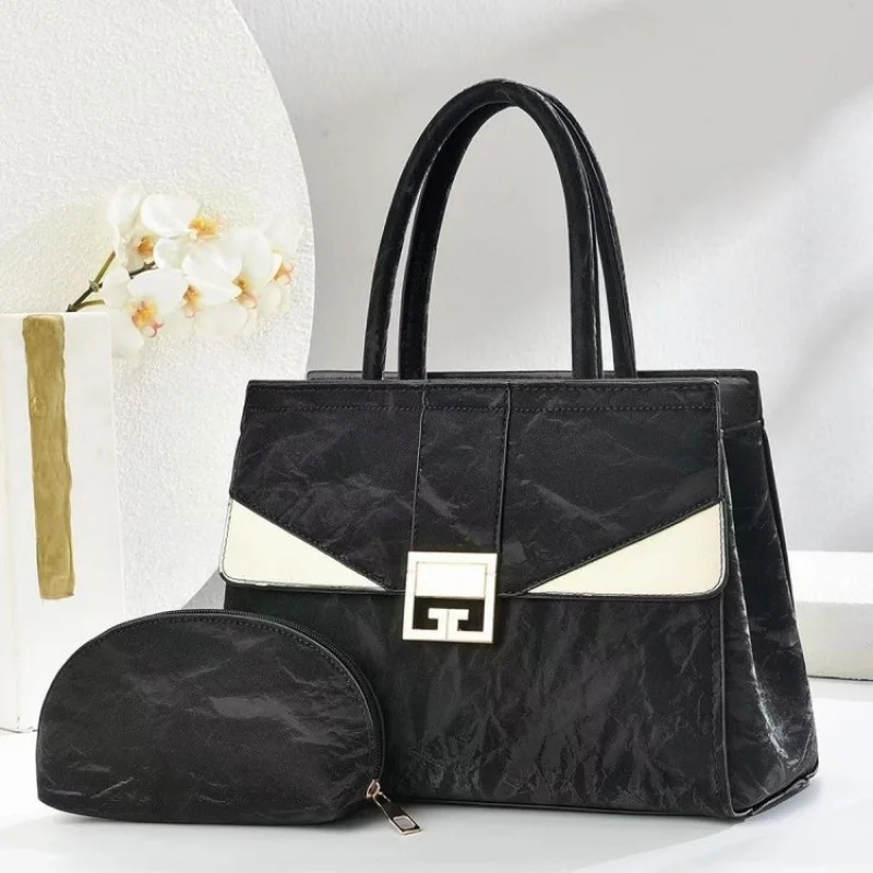 

Luxury Brand Elegant Messenger Bag For Ladies Handbag In Premium Leather Designed By Famous Designer Classic