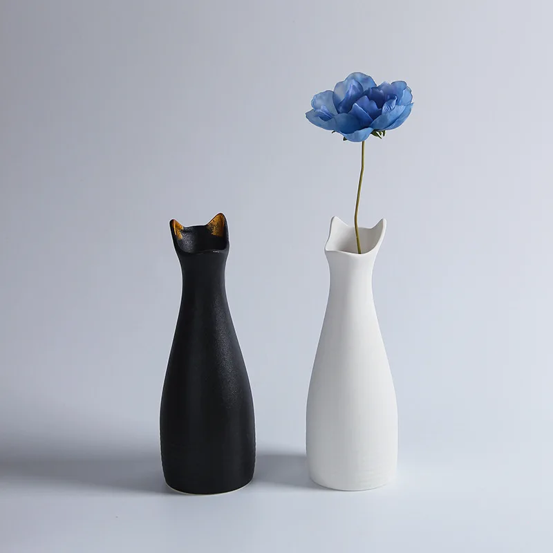 

Creative and simple small vase ceramic ins ornament dining table model room entrance decoration Internet celebrity flower ware s