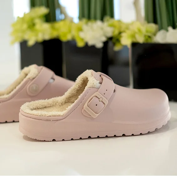 2023 Winter Women Clogs With Fur Fashion Pink Waterproof Plush Warm Mule Clogs Slippers Sandals Garden Fur Clogs Garden Shoes