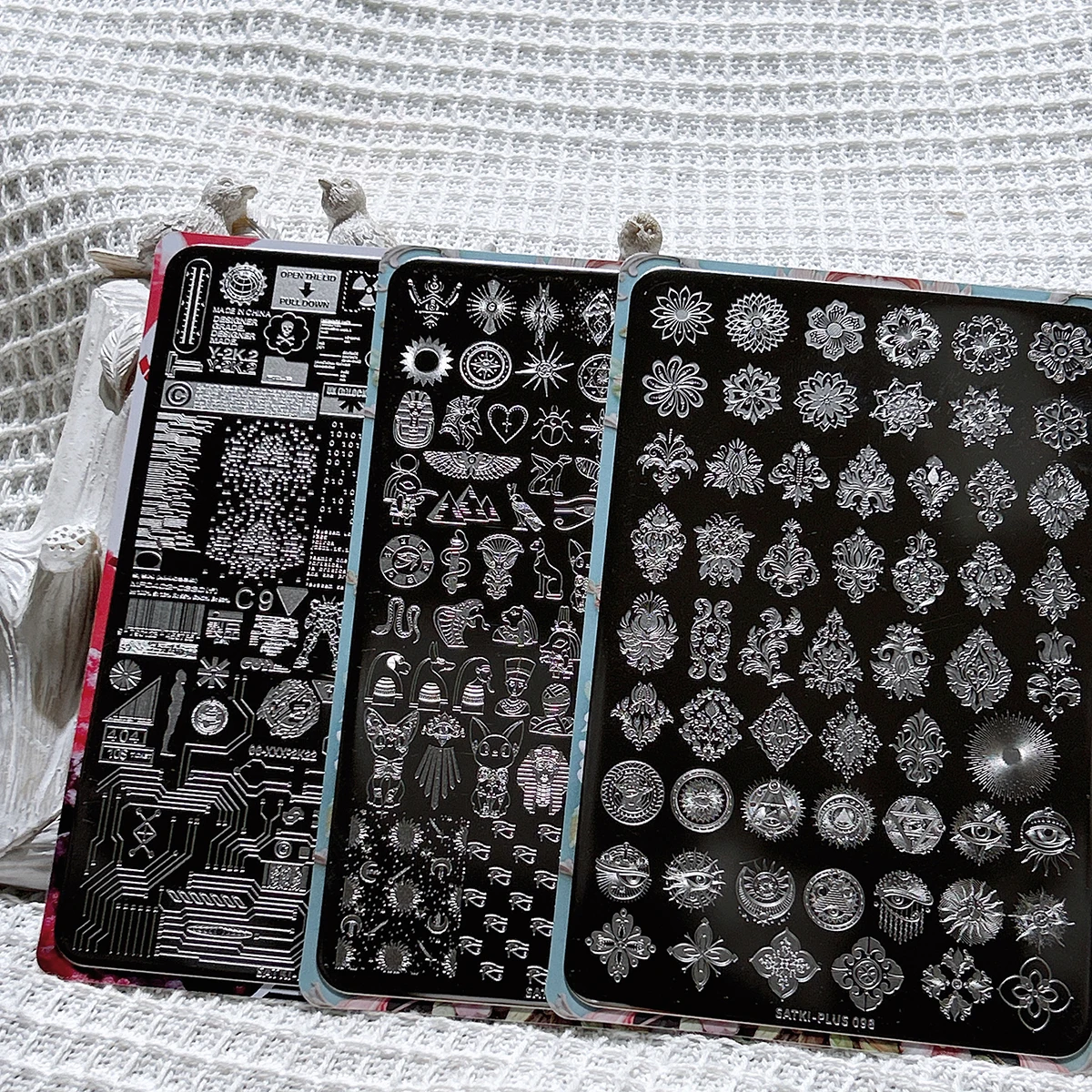 Nail Art Stamping Plate for Beginners, No Hand Painting Required, High-Quality Stamping Template, Bohemian Ethnic Style, Moroccan Totem Pattern Stamping Plate, Transparent Silicone Stamp, Nail Art Tool, Quick Nail Art for Lazy People, New Try, New Method, Technology Changes Beauty