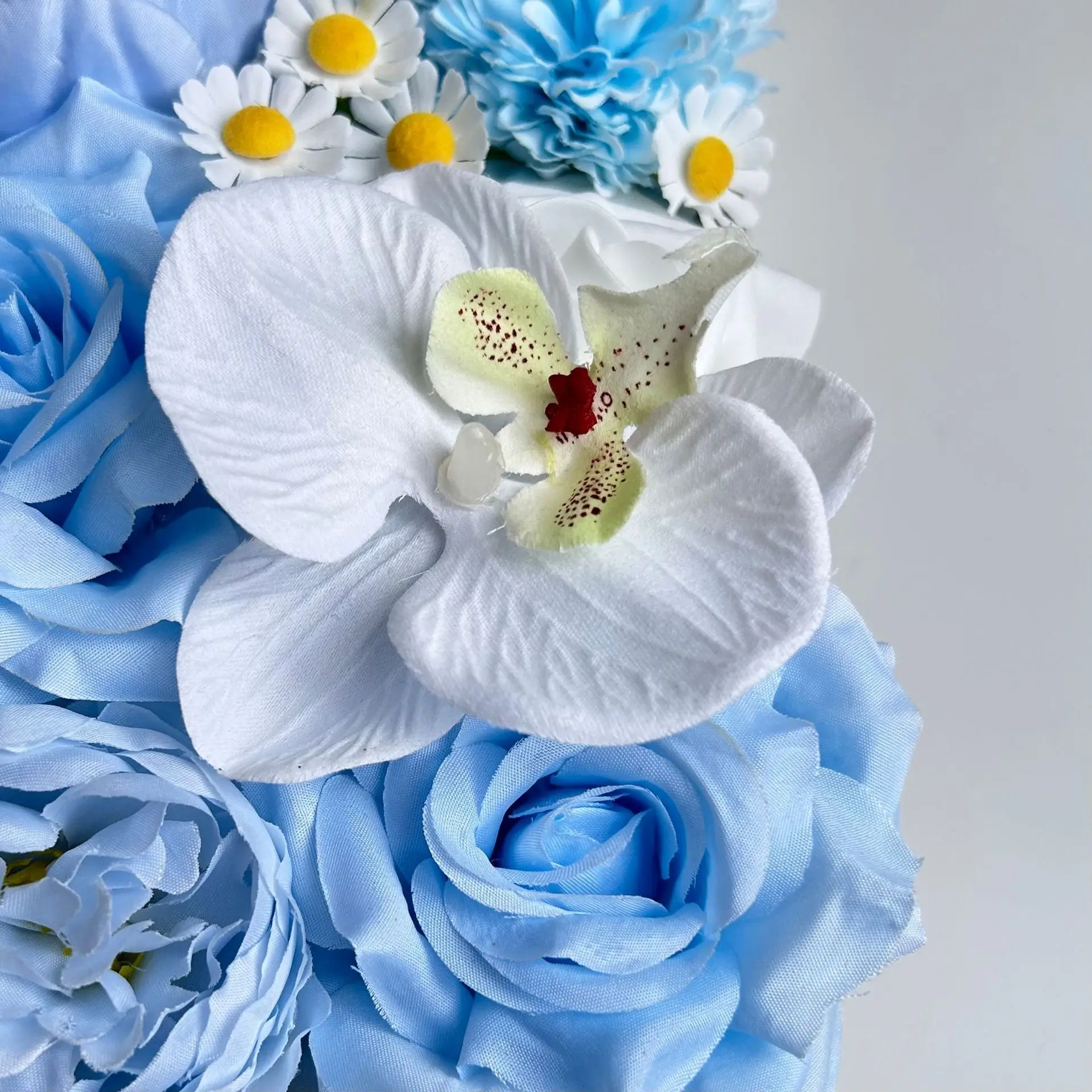 LH456 الزهور الاصطناعية عبر الحدود ربيع جديد محاكاة زهرة لتقوم بها بنفسك هدية صندوق زهرة يده زهرة الزفاف الديكور