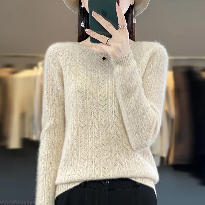 

A line of ready-to-wear pure wool round neck woolen sweater women hollowed out autumn and winter loose woolen sweater