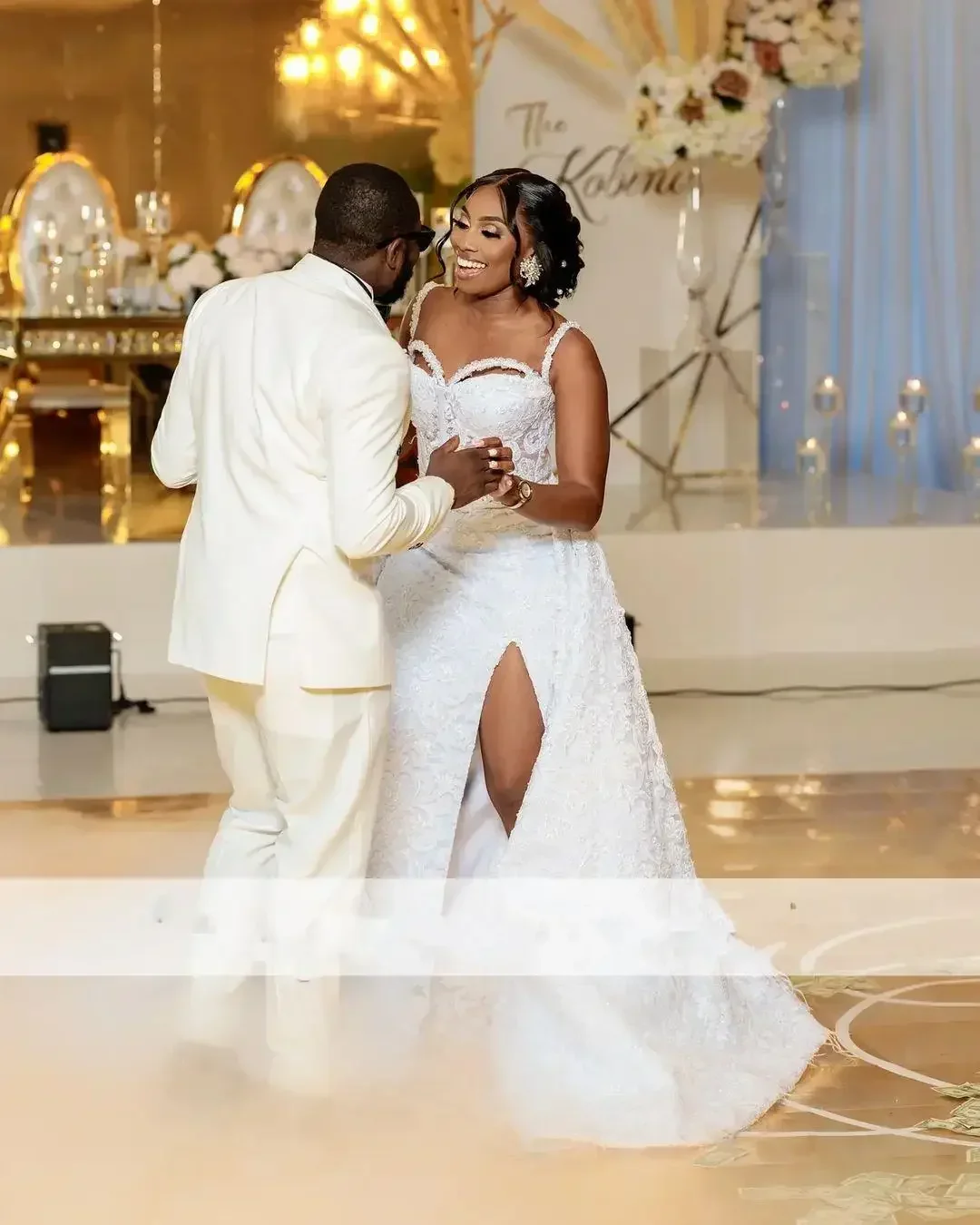 Robes de mariée personnalisées en dentelle, avec traîne détachable, dos nu, bretelles Spaghetti, robes de mariée fendues sur le côté