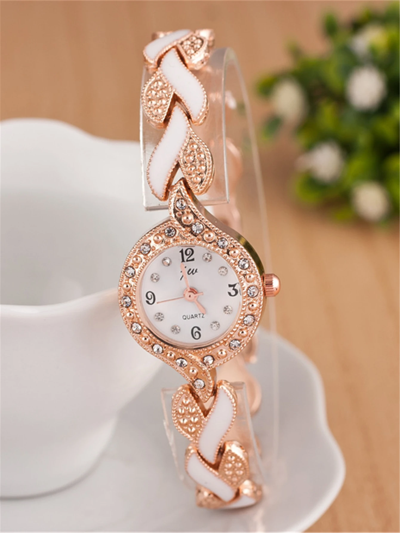 6pcs Set Watch For Women Watches 2023 Fashion Versatile Women\'s Love Watch Band Rhinestone Set Diamond British Wristwatch